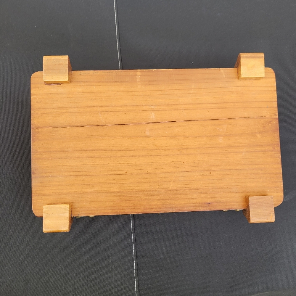 Vintage Treasure Chest ~ Antique? ~ Handmade Wood Box ~ Metal Accents ~ Cedar? - Picture 10 of 16